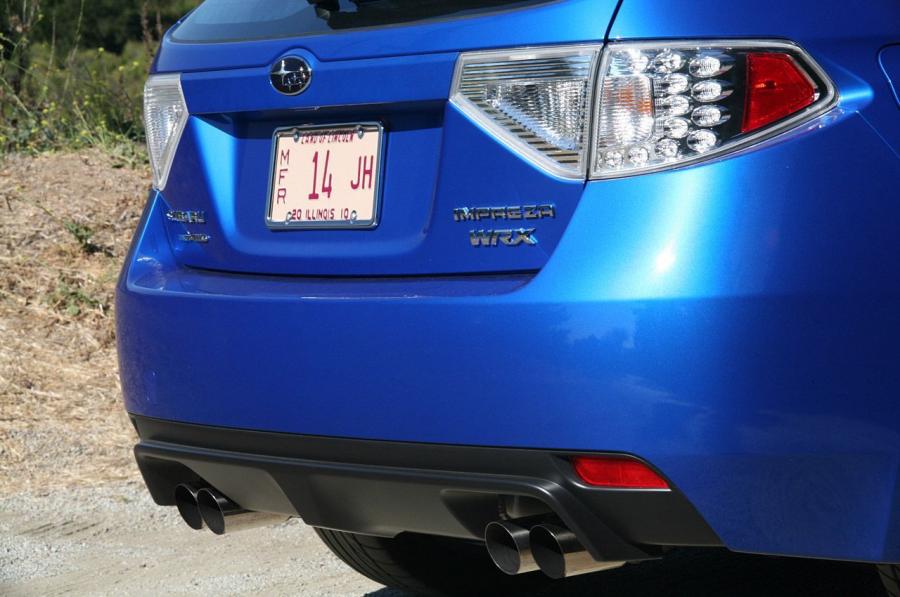 Subaru Impreza WRX 2011 года  (фото 29 из 39)